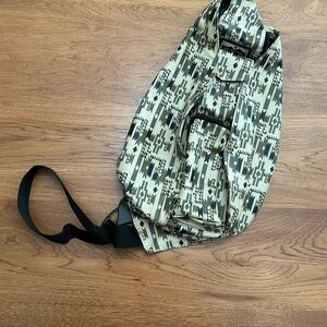 Waterproof Kavu Green and Black Crossbody Bag